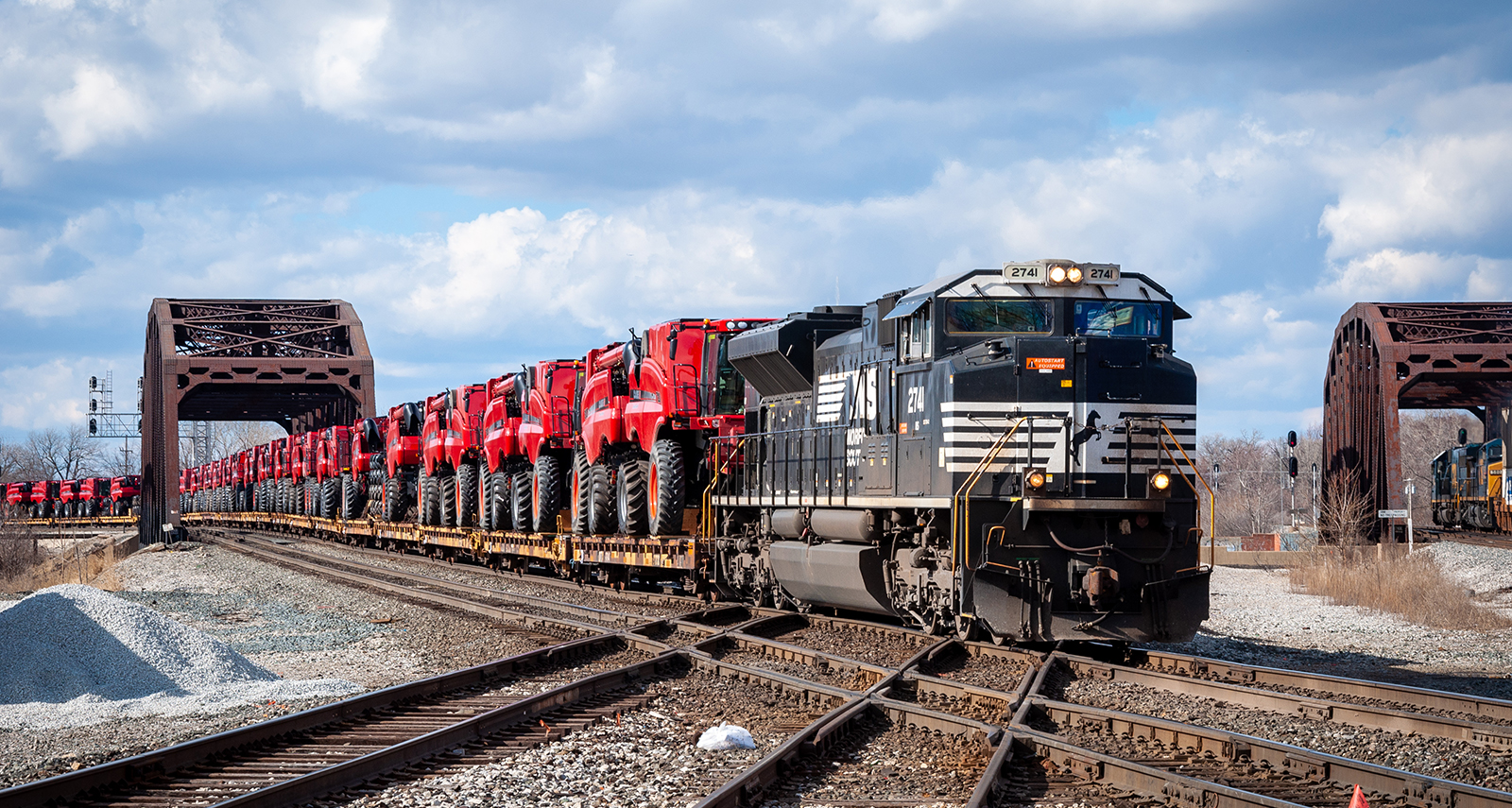 Photo: /1547/blue-island-double-diamond Blue Island (Broadway) 1_CREDIT_Matthew Chapman, St. Louis, Missouri 1600x855.jpg